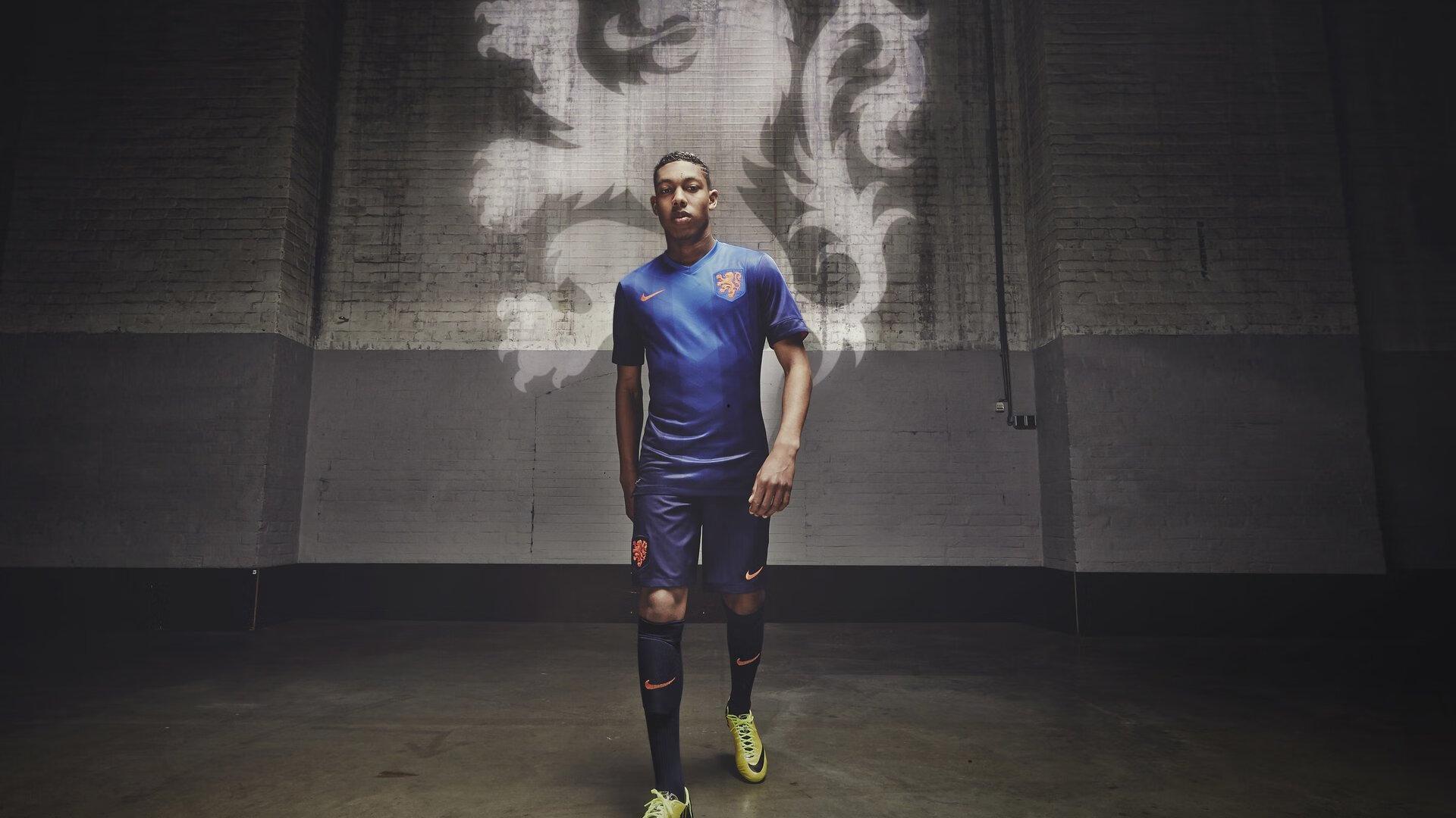 托普穆勒深度解析，巴萨阵容无短板，弗里克承载德国足球外交使命